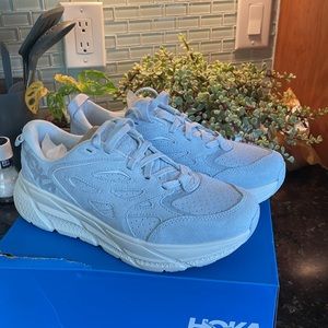 Brand new Hoka ultra Clifton L Suede. Country air and a bit of blue.